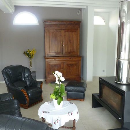 Jolie Maison De Campagne En Pierre De Tuffeau Longué 외부 사진